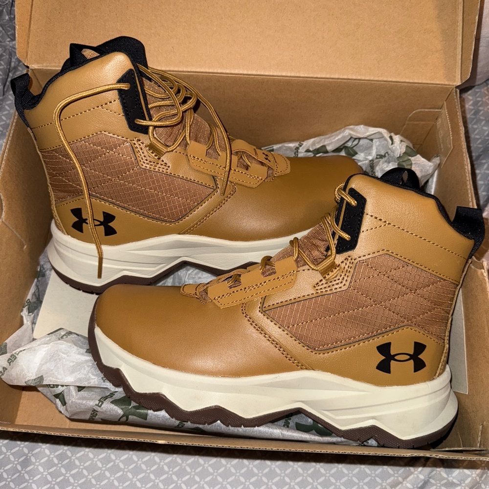 Under Armour Unisex Brown and Black Hiking Boots